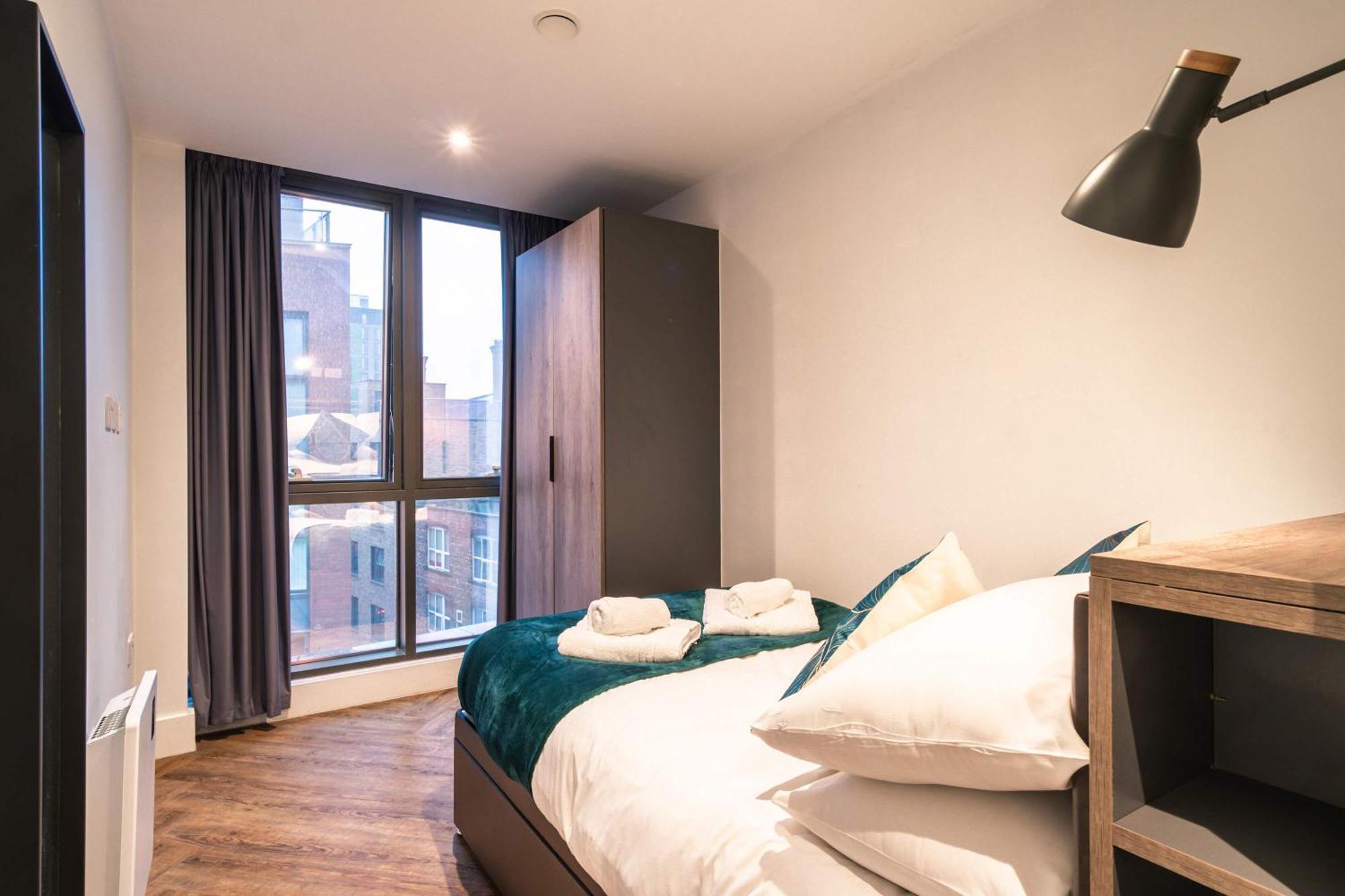Stylish 2 Bedroom In Apartamento *