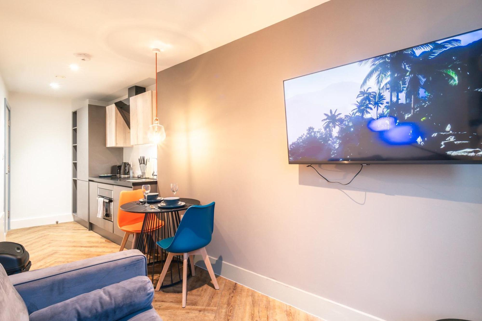 Stylish 2 Bedroom In Apartamento