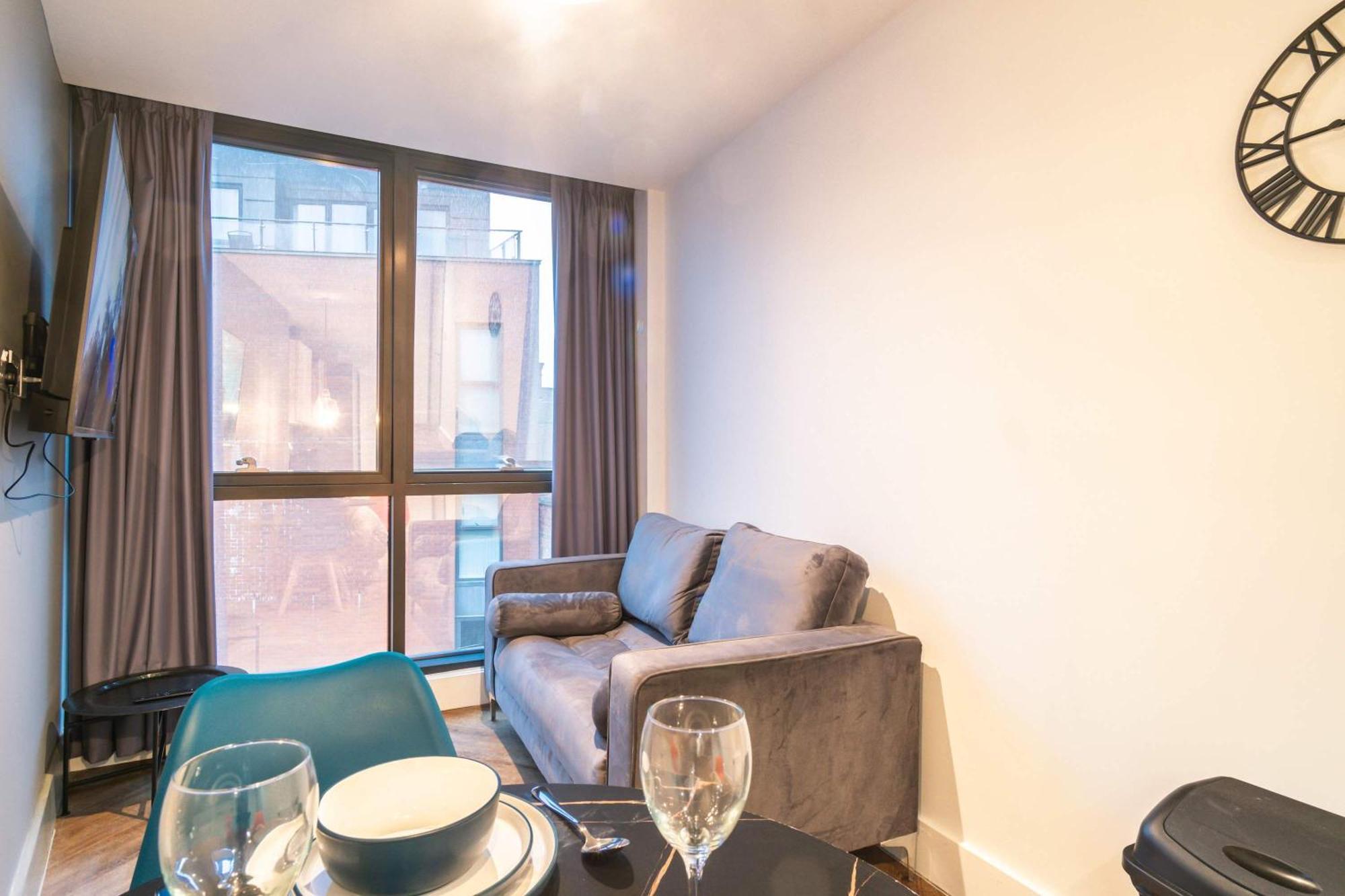 Stylish 2 Bedroom In Apartamento Manchester